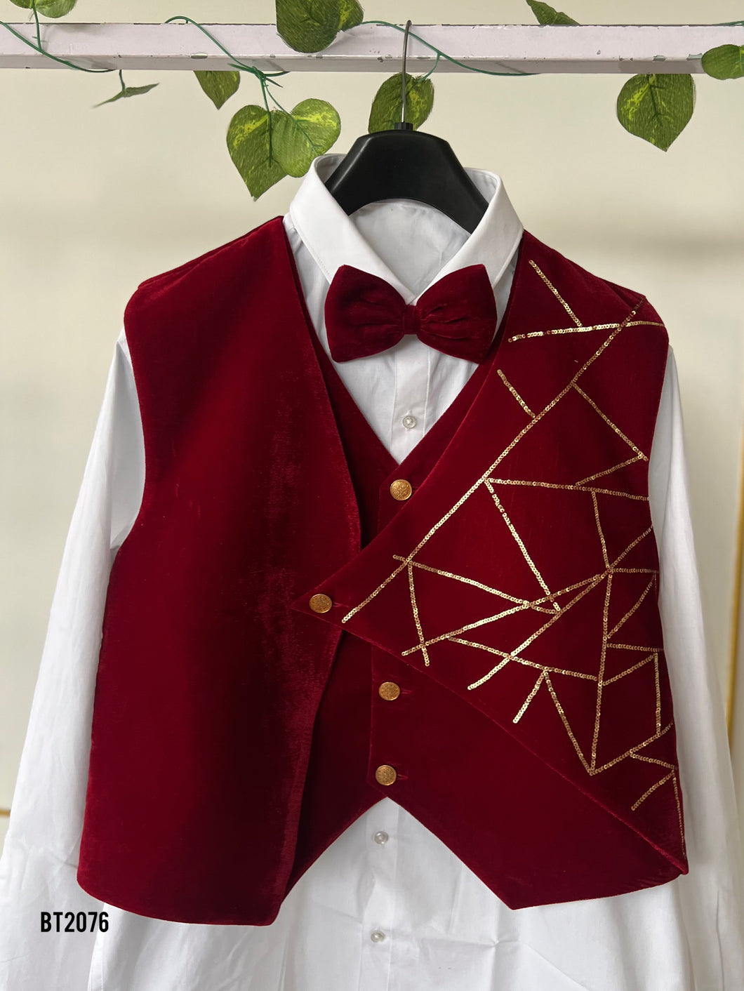 BT2076 🎩 Dapper Dreams: Red Velvet Junior’s Party Look 🎈