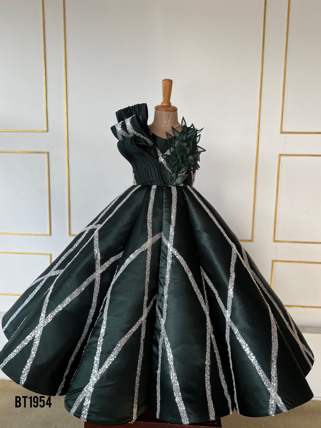 BT1954 Exquisite Green Baby Ball Gown – Perfect for Grand Celebrations