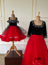 Load image into Gallery viewer, BT1945 Glamorous Red and Black Mom-Baby Dress Set
