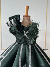 Load image into Gallery viewer, BT1954 Exquisite Green Baby Ball Gown – Perfect for Grand Celebrations
