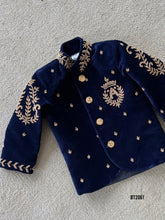 Load image into Gallery viewer, BT2061 🌟 Royal Prince-Inspired Velvet Suit for Little Gentlemen 🌟
