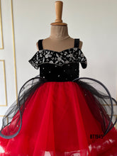 Load image into Gallery viewer, BT1945 Elegant Red and Black Baby Dress
