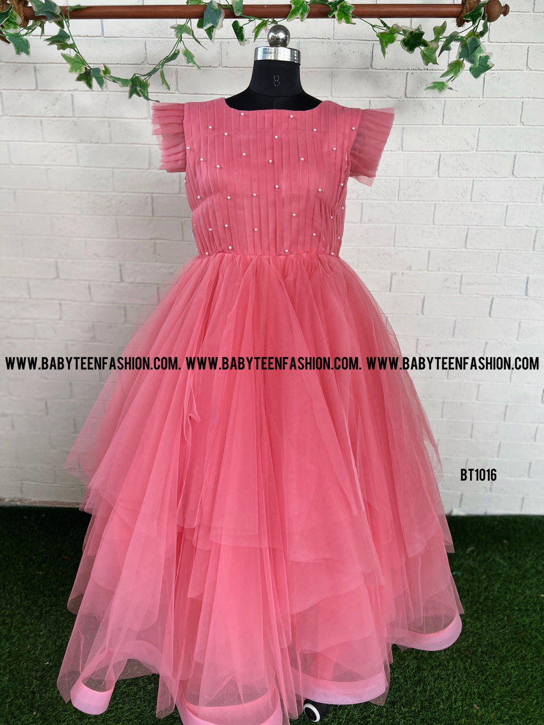 BT1016 Mom gown